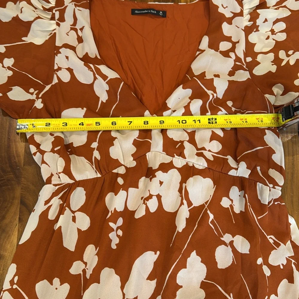 Floral, tiered Abercrombie and Fitch Dress - Picture 7 of 9